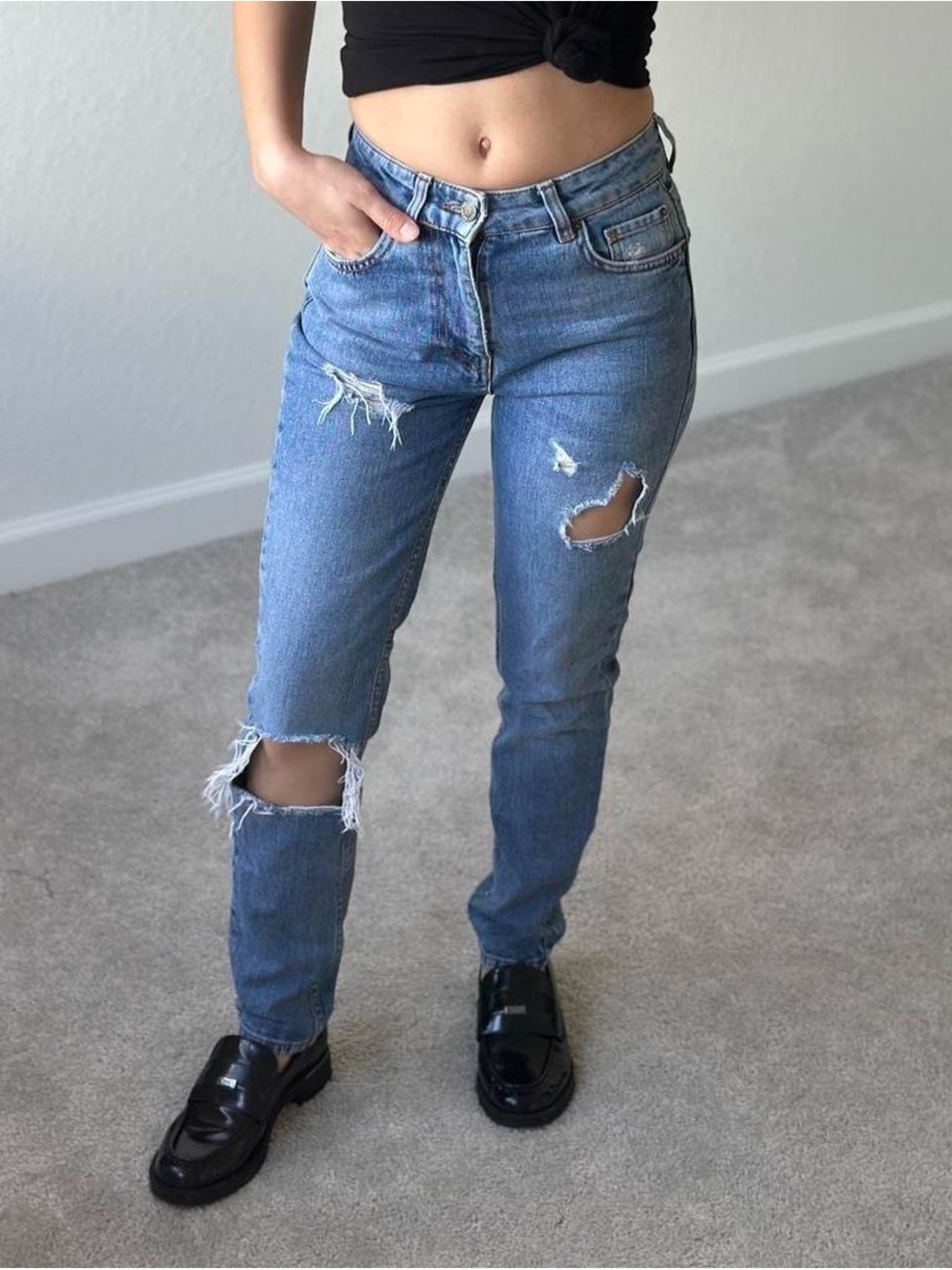 Pull&Bear Mid-Rise Distressed Blue Denim Mom Jeans XS